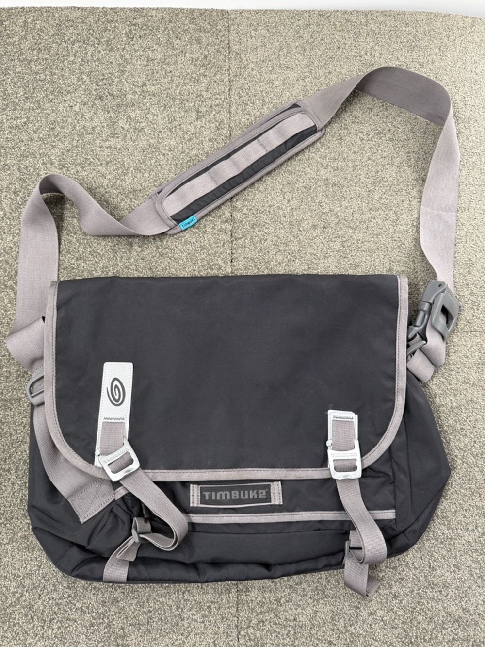 Timbuk2 Black Messenger Bag Unisex Travel Commute Work School Crossbody